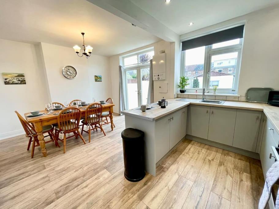 Portsmouth 3 Bedroom Getaway, Sleeps 6 Exterior photo