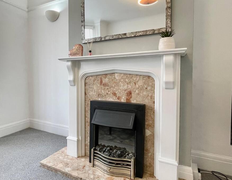 Portsmouth 3 Bedroom Getaway, Sleeps 6 Exterior photo